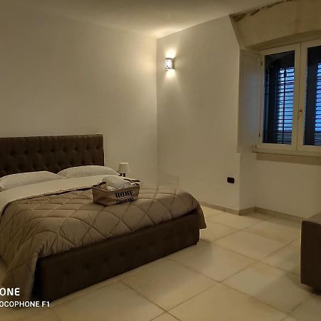 Appartamento Suite Santa Teresa Taranto Luaran gambar
