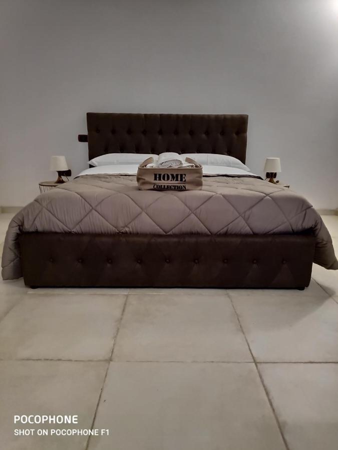 Appartamento Suite Santa Teresa Taranto Luaran gambar